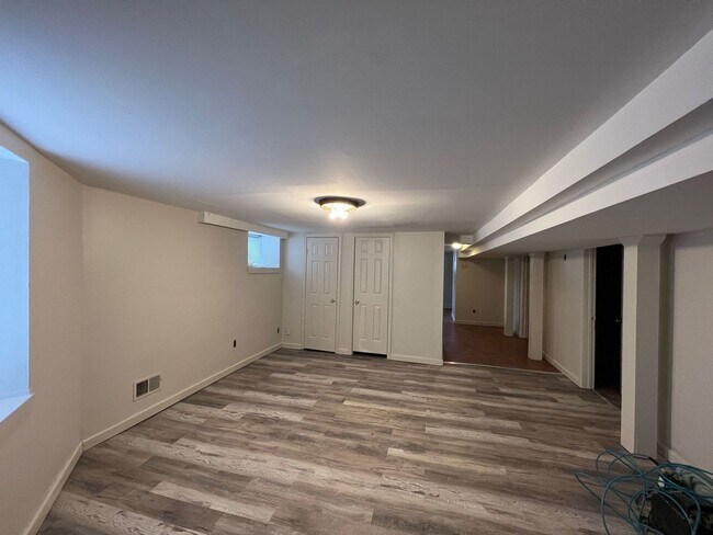 Building Photo - 4306 NE 45th Terrace