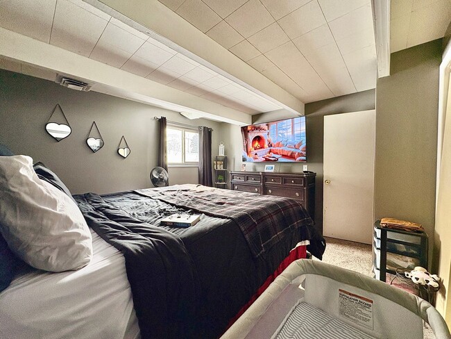 Building Photo - Twyckenham Hills Gem – 4BR with Lower Level Family Suite