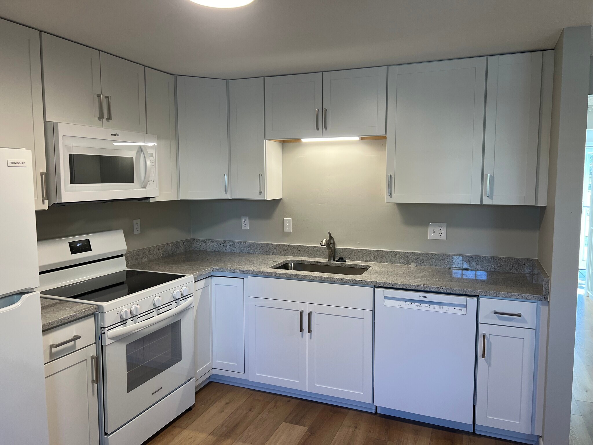 Building Photo - 2002 Lynn Gay Cir