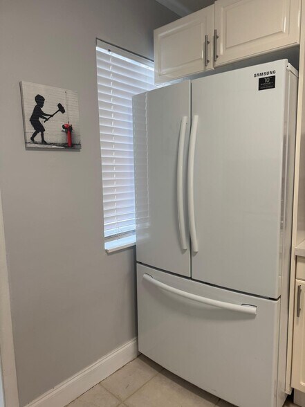 Building Photo - 2501 NW 9th Ter