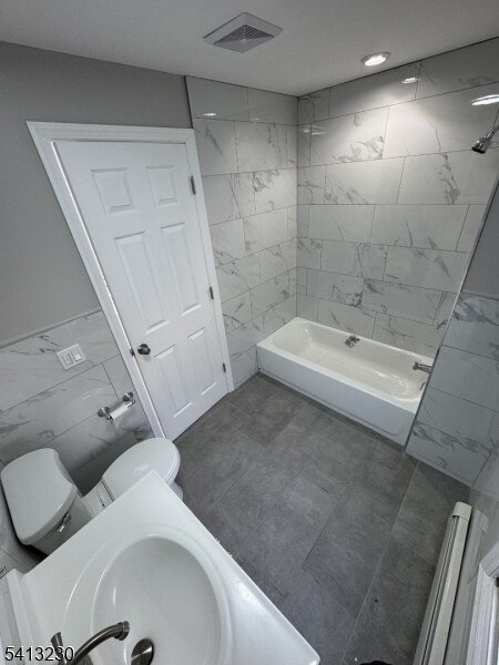 Building Photo - 552 Jefferson Ave