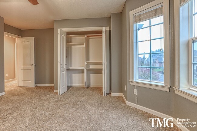 Building Photo - Stunning Home in Sought-After Ashley Heights!