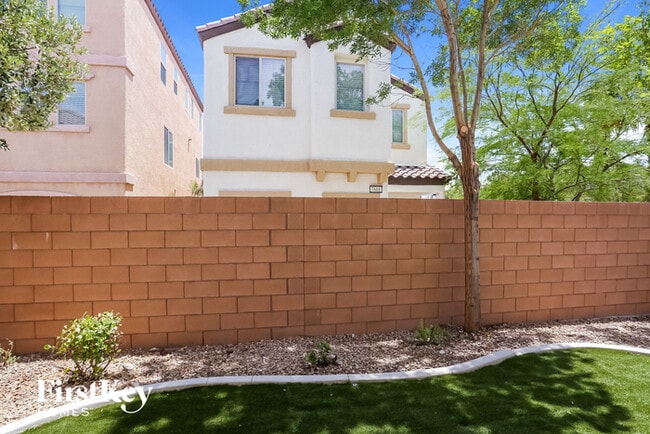 Building Photo - 7600 Scarlet Tapestry Ct