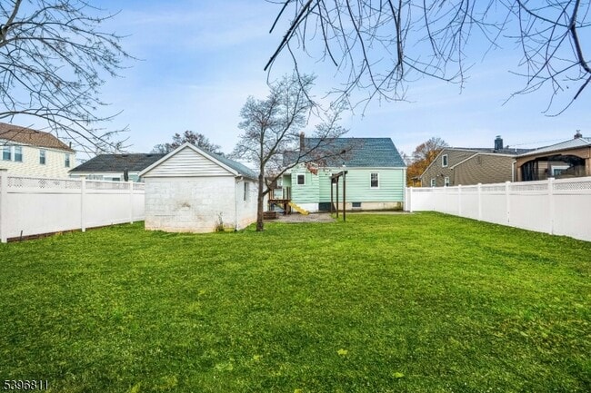 Building Photo - 26 Glaser Ave