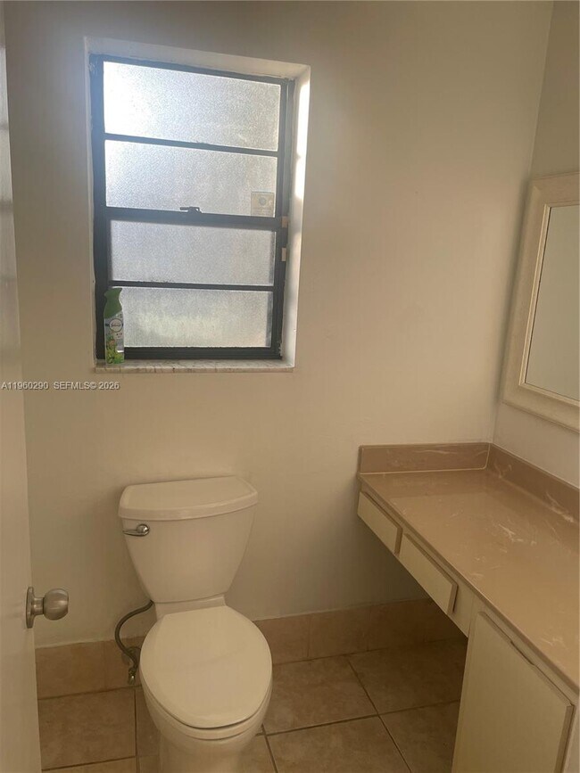 Building Photo - 2191 Bayberry Dr