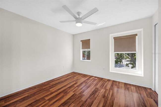 Building Photo - 6928 Hawthorne Trace Ln