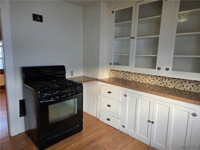 Building Photo - 212 Newburgh Ave