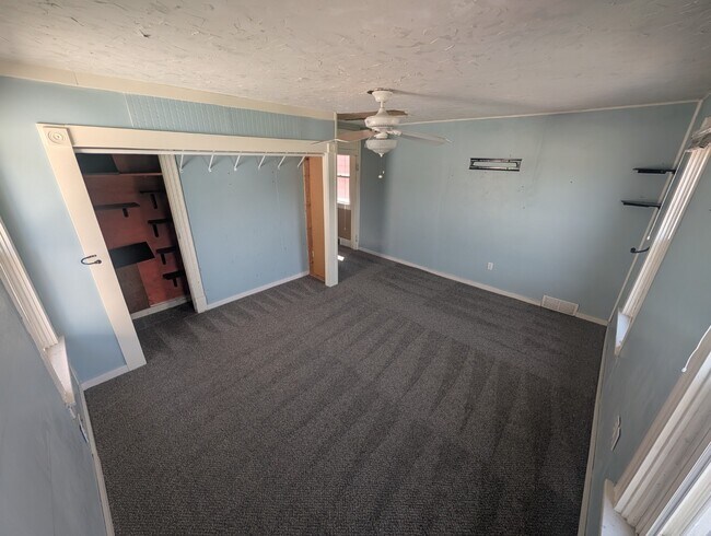 Building Photo - Two bedroom home in New Brighton