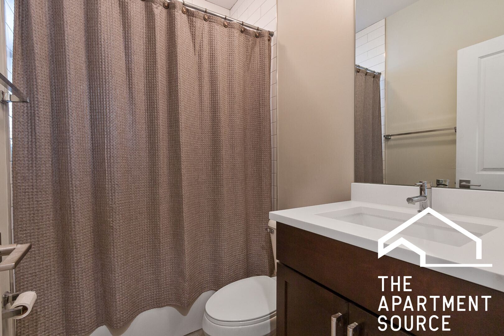 Building Photo - 1946 W Nelson St