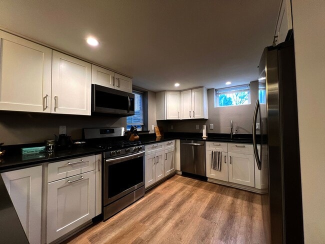 Building Photo - 980 Fenton St