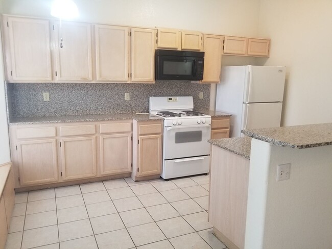 Building Photo - Single Story 3 bedroom located in 89032!