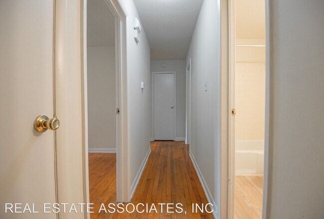 Building Photo - 3 br, 1.5 bath House - 306 5th Street