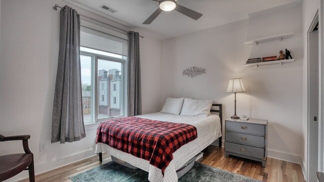 Building Photo - 3 Bedroom Townhome in 5 Points with Private Garage and Rooftop Deck