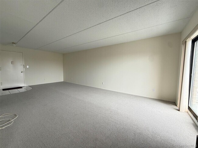 Building Photo - 175 Maple Ave