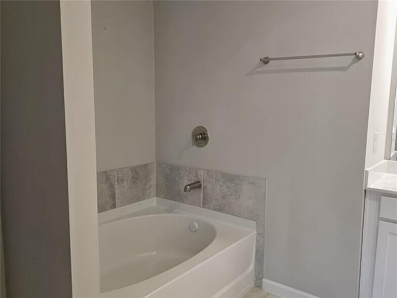 Building Photo - 1341 Elderwood Way