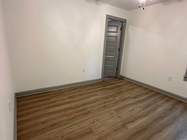 Building Photo - 501-Apt9 E 21st St