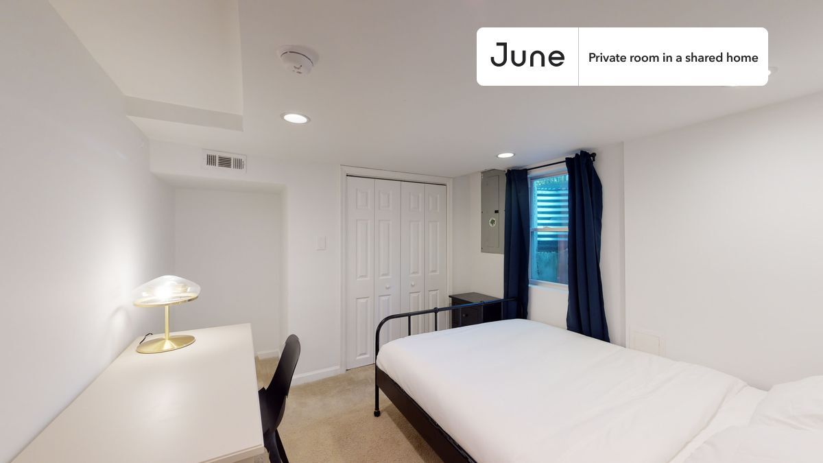 Building Photo - Room in Shared 5 bed/2 bath home in Logan Circle