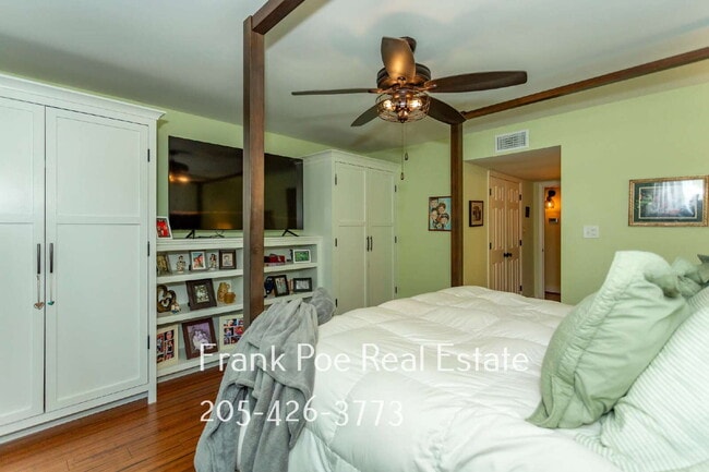 Building Photo - Charming 3-Bedroom Condominium in Birmingham!