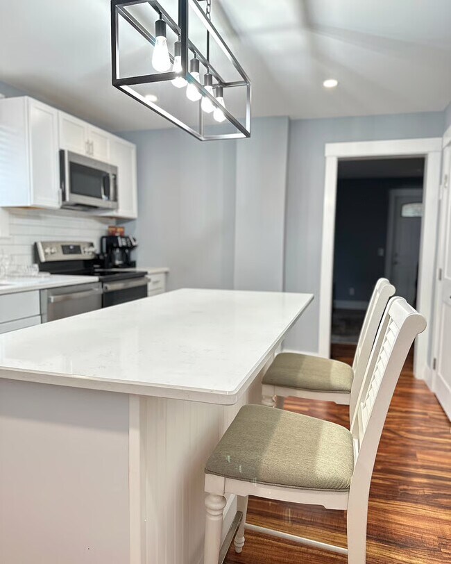 Building Photo - 20 Allessio St