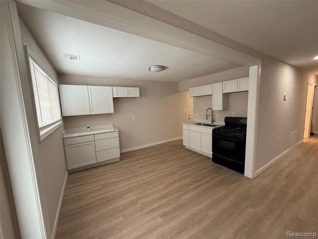 Building Photo - 11359 Winthrop St