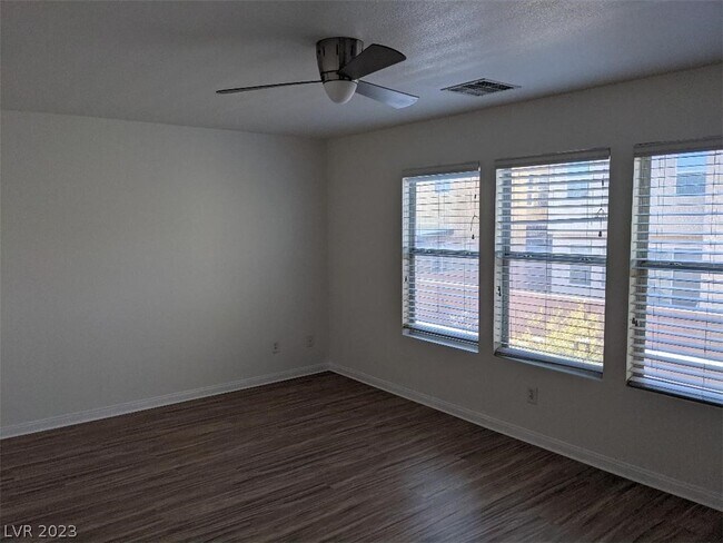 Building Photo - 10057 Tenerife St
