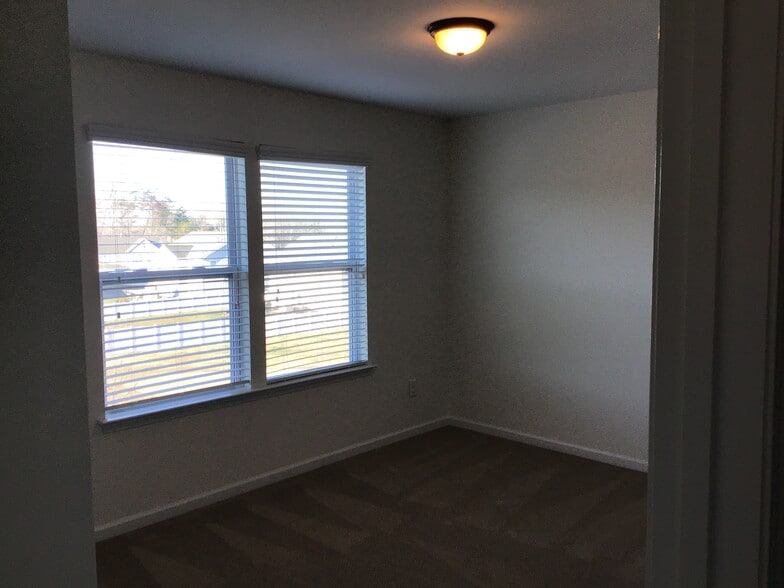 Building Photo - 2114 Atwell Glen Ln