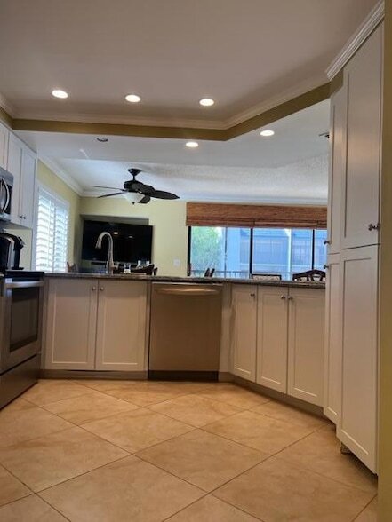 Building Photo - 1605 S US Hwy 1