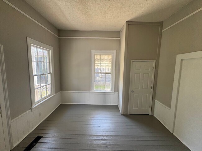 Building Photo - 1stAve420