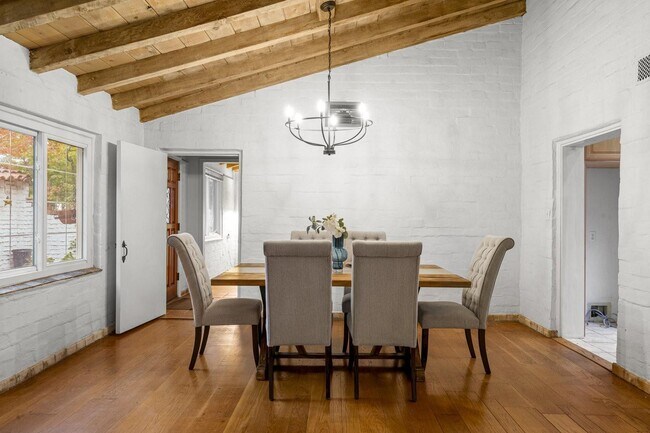 Building Photo - 3691 Laguna Ave