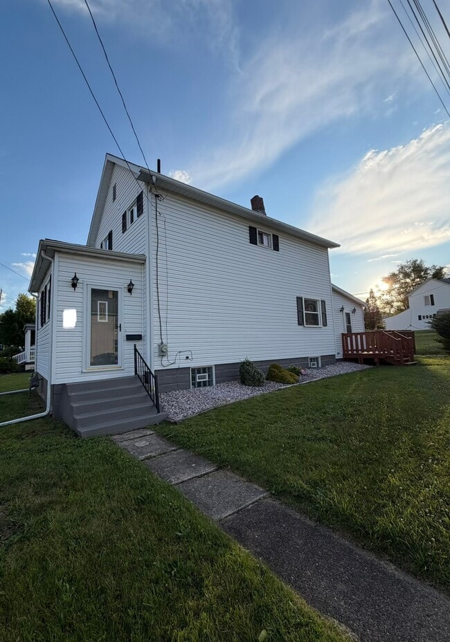 Building Photo - 300 W Owens Ave