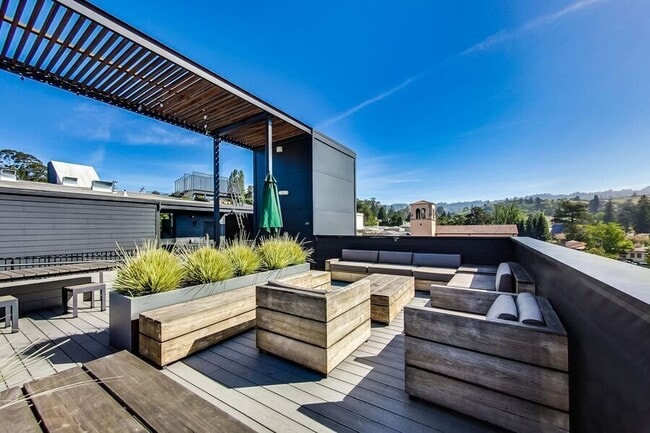 Building Photo - 4435 Piedmont Ave