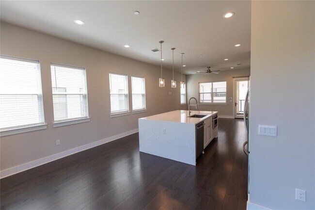Building Photo - 4511 Unity Cir