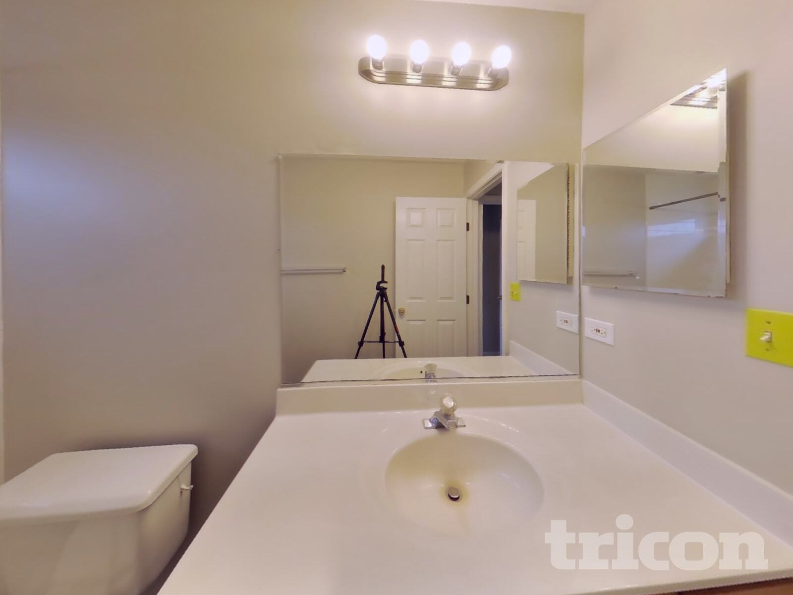 Building Photo - 16137 S Lexington Dr