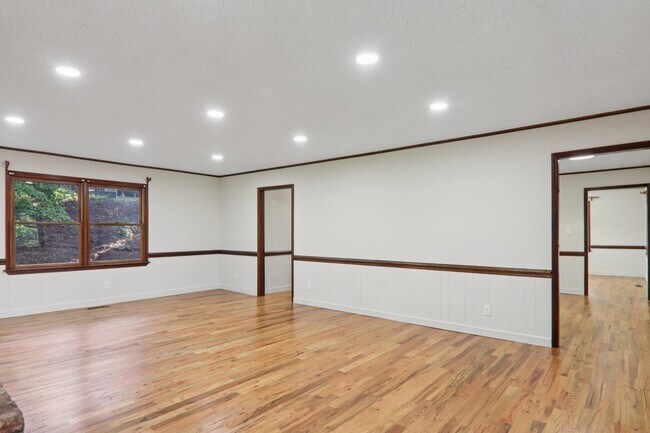 Building Photo - 5 Timothy Ln