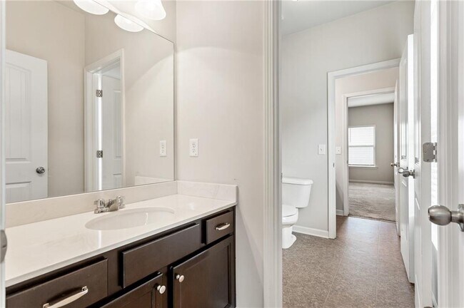 Building Photo - 256 Berkleigh Trails Dr