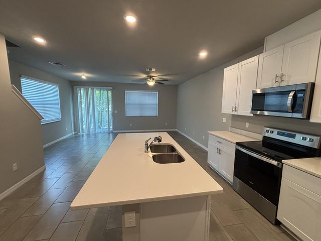 Building Photo - 3521 Joshua Tree St