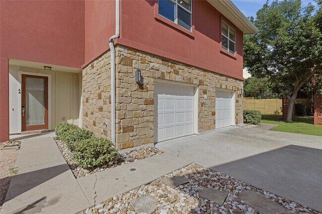 Building Photo - 4124 Valley View Rd