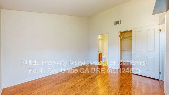 Building Photo - 7 Flemings Ct