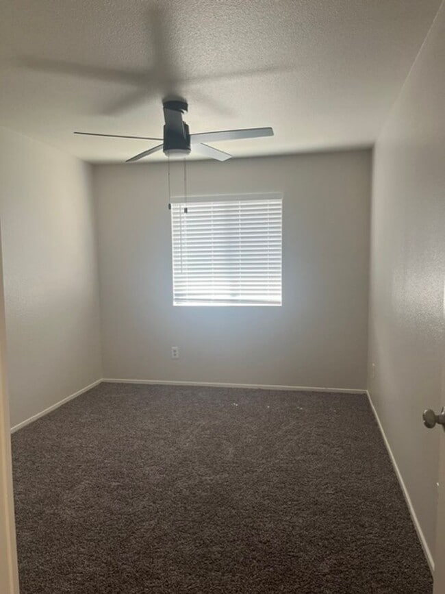 Building Photo - 3106 Brookside Dr