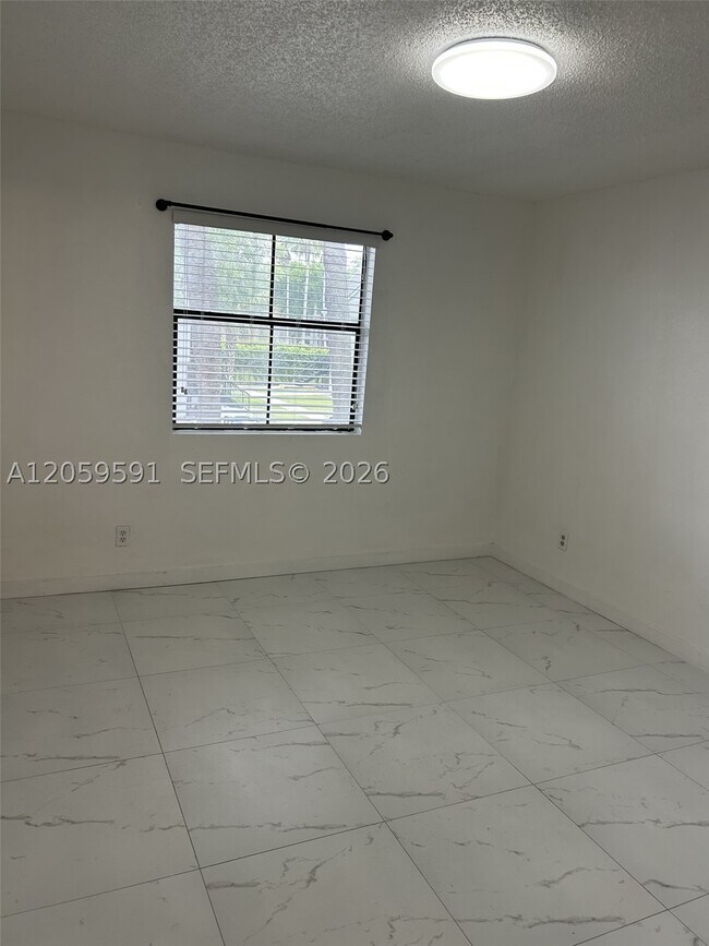 Building Photo - 15051 SW 103rd Ln