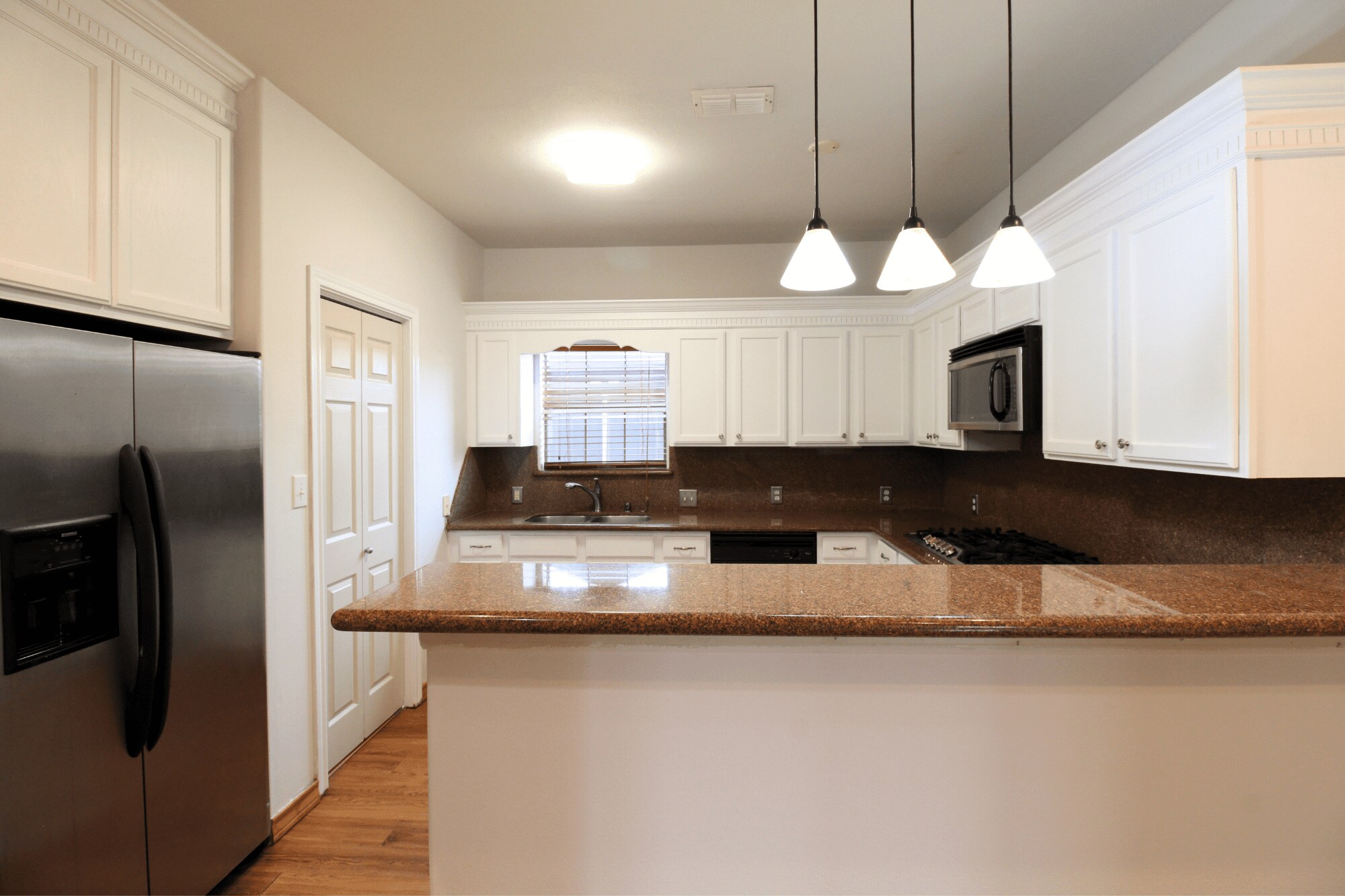 Building Photo - 2445 Monarch Dr