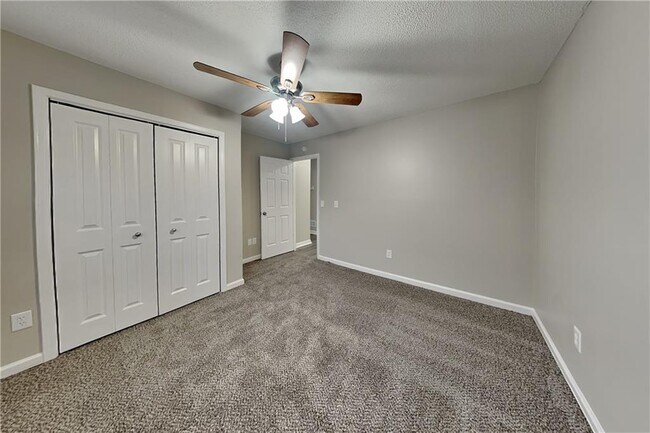 Building Photo - 35 Amber Trce