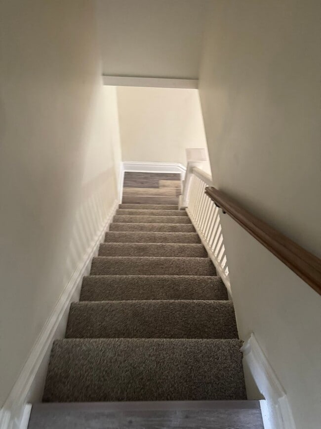 Building Photo - 3 bedroom, 1 bath, 2 story single family house