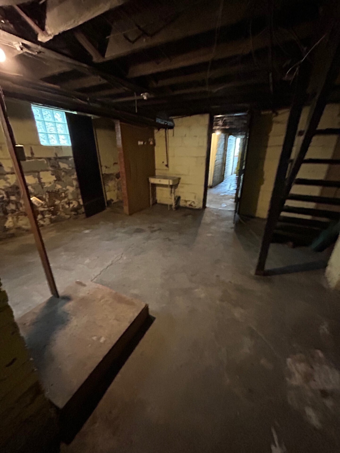 Building Photo - 183 S Mount Vernon Ave