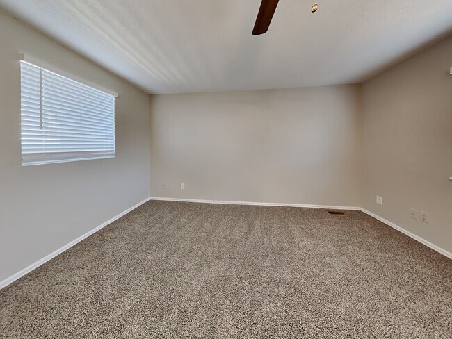 Building Photo - 7745 Lindsey Dr