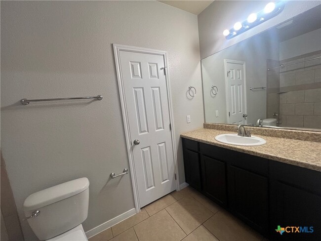 Building Photo - 1401 Loyal Ln