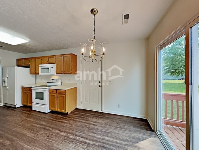 Building Photo - 800 Cainbrook Ct