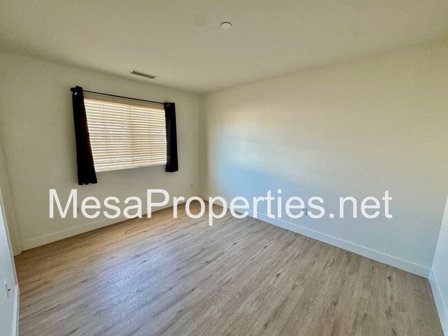 Building Photo - 340 N Fenimore Ave