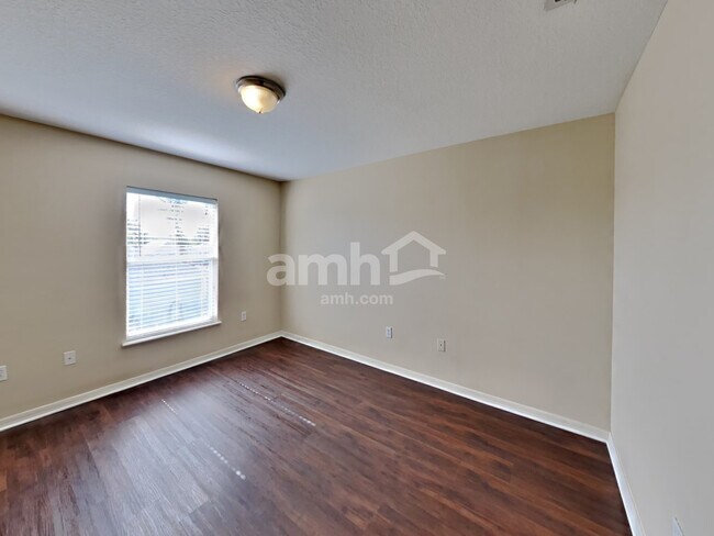 Building Photo - 17051 Lixberry Way