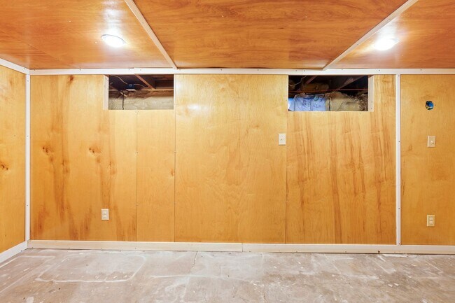 Building Photo - 206 W Waverly Pl